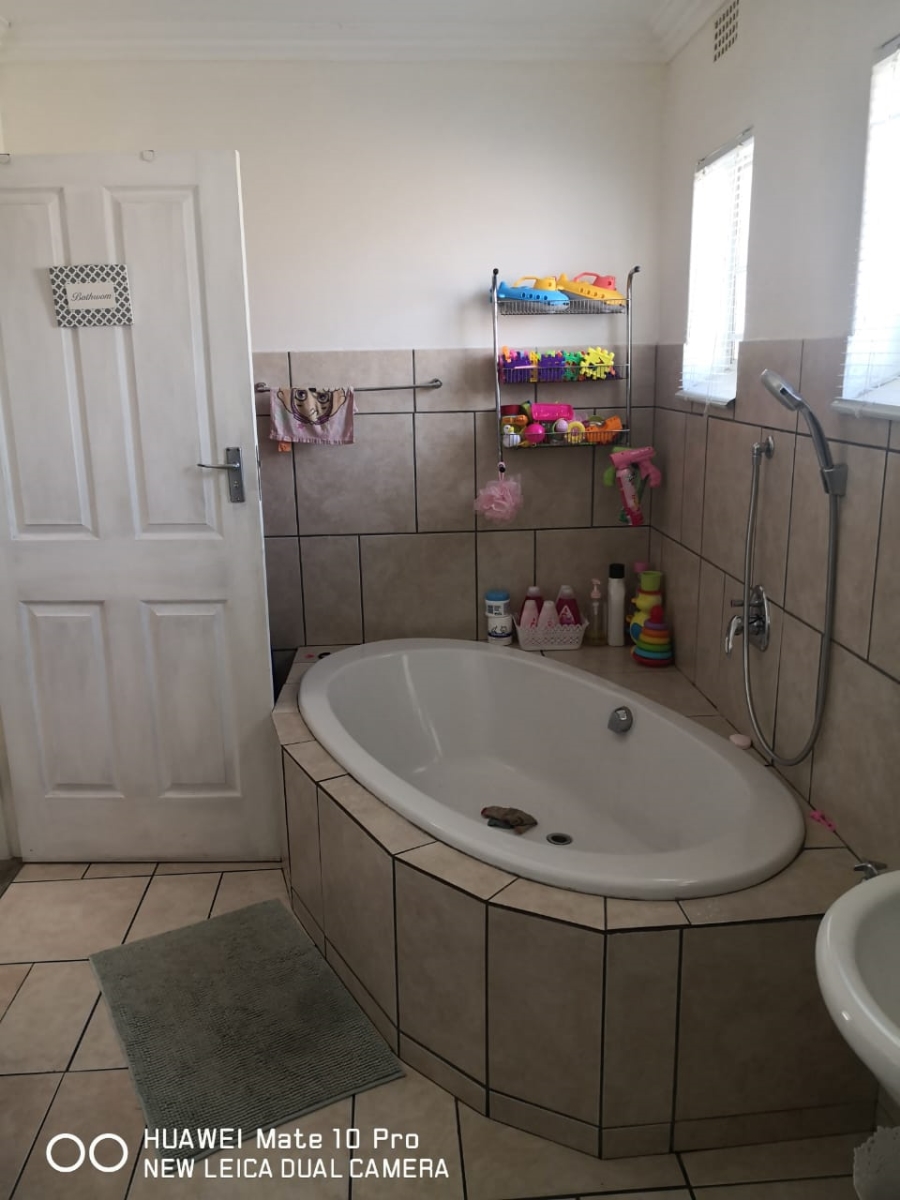 4 Bedroom Property for Sale in Vaalpark Free State